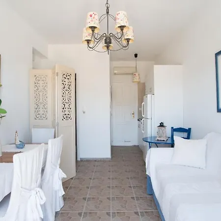 Beautiful House For 3 People With Amazing View * Πάρος